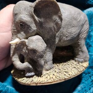 Nature's Endangered Elephant Mother & Baby Statue Figurine The Fraser Collection